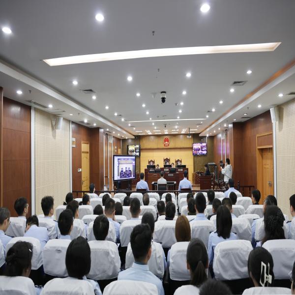 以案为鉴，警钟长鸣——市机关事务管理局组织职务犯罪庭审观摩活动